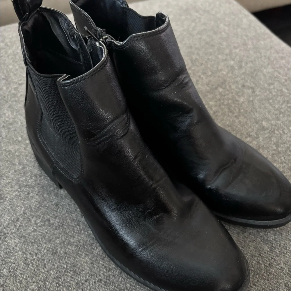 Black Ankle Boots - Picture 4 of 6